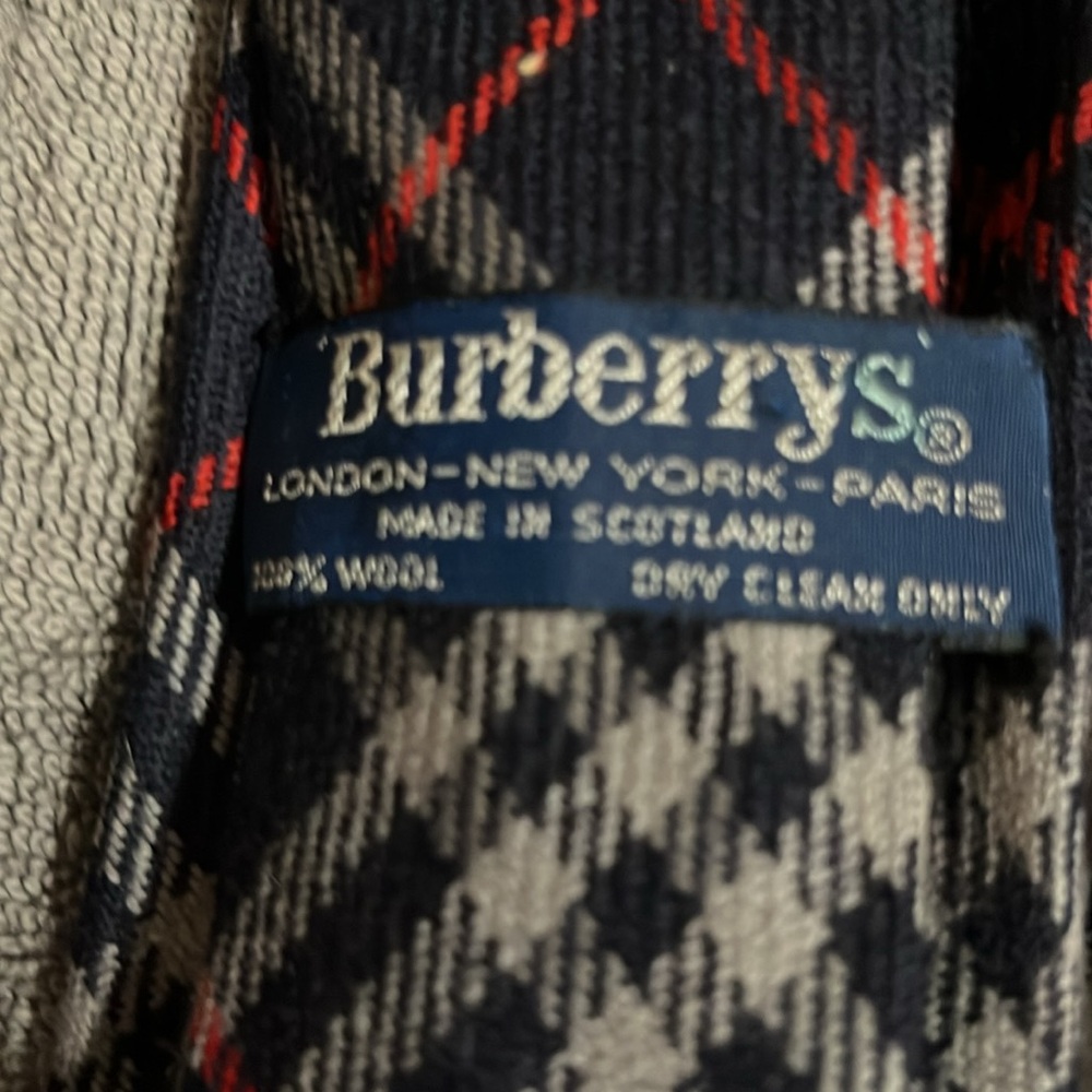 Burberry - Picture 4 of 6